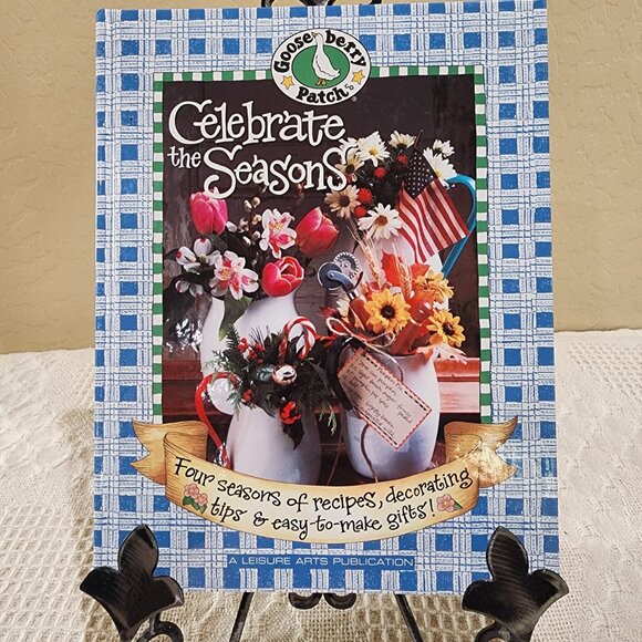 Gooseberry Patch Celebrate the Seasons Book 1 Christmas Crafts Baking Decor Idea - Picture 2 of 9